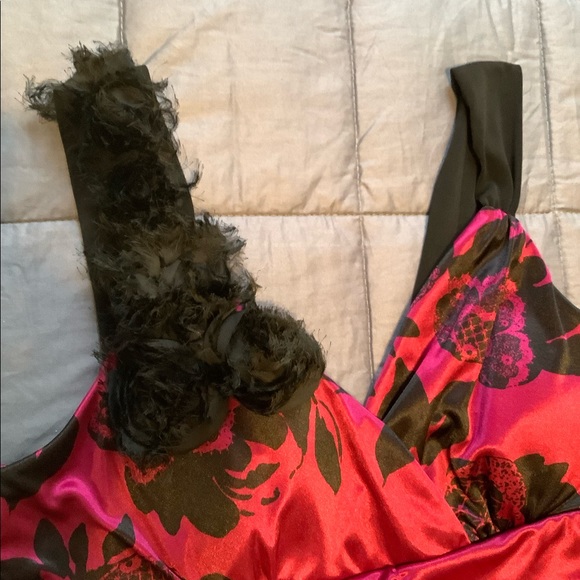 Woman’s Le Chateau top size XL - Picture 3 of 7